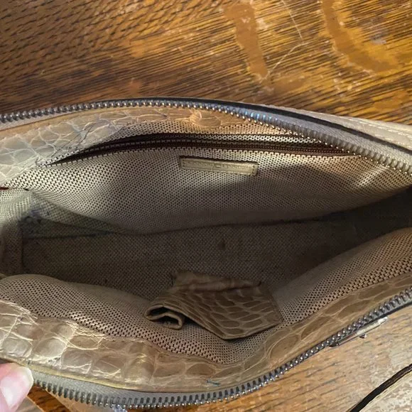 REDUCED Dooney and Bourke - Picture 5 of 10